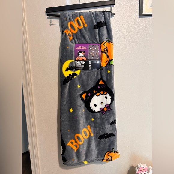 Hello Kitty Plush Throw with Orange and Yellow Accents - Picture 1 of 3